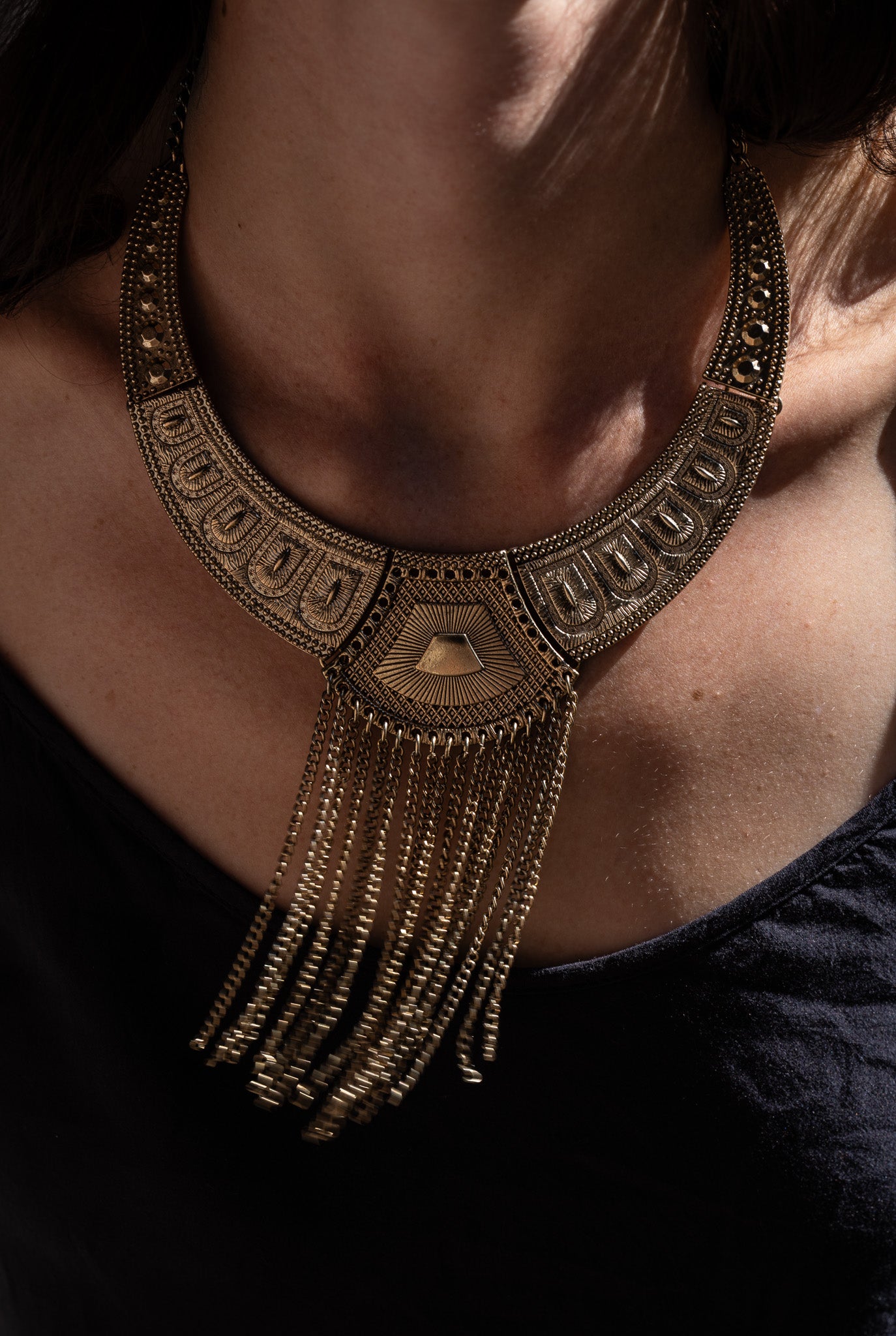 Vintage 70s Collar Plate Necklace w/ Fringe