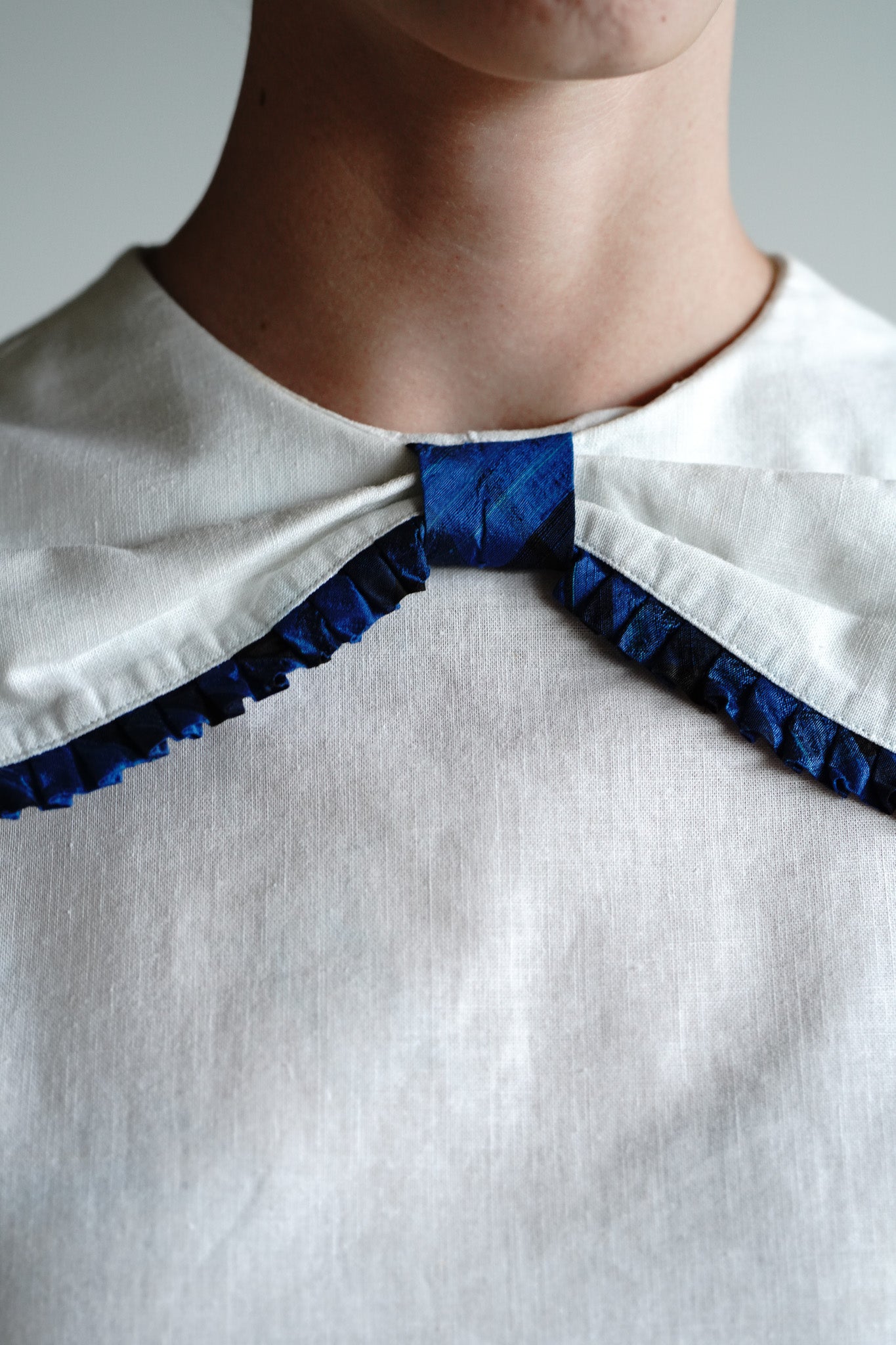 Vintage 80s Bow Front Linen Top