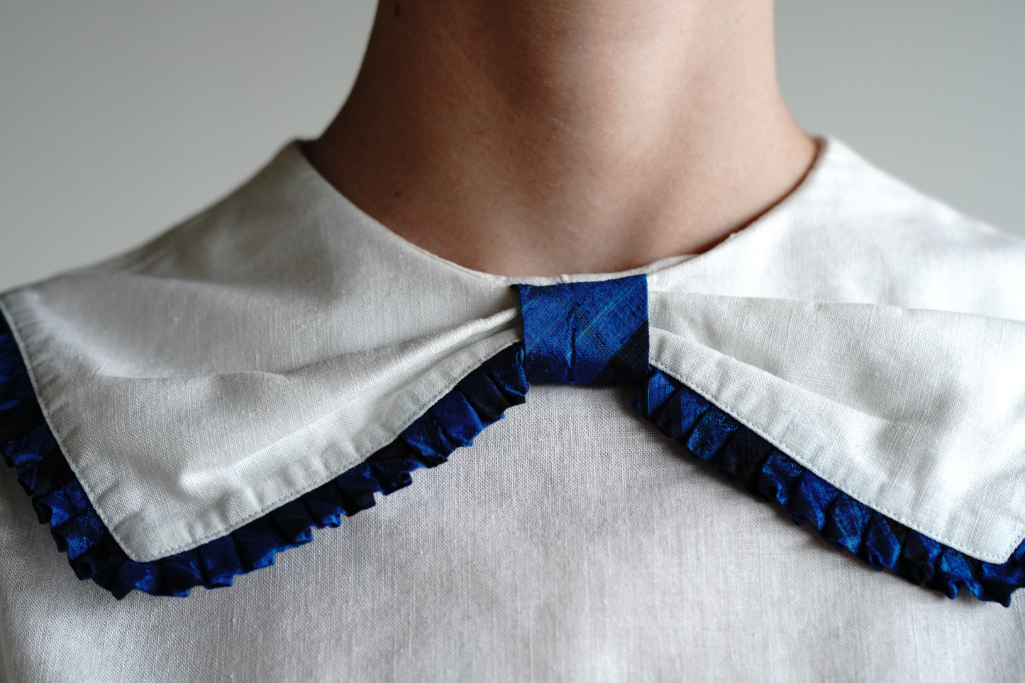 Vintage 80s Bow Front Linen Top