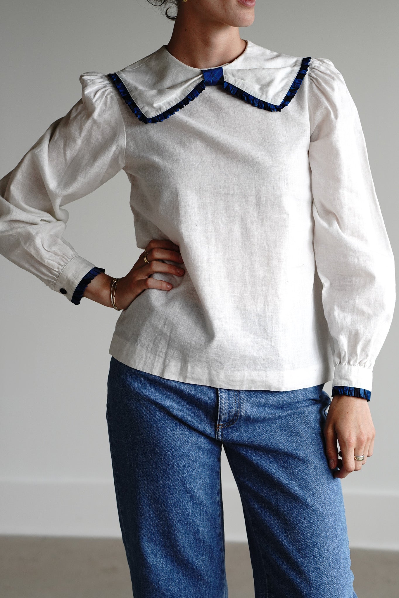 Vintage 80s Bow Front Linen Top