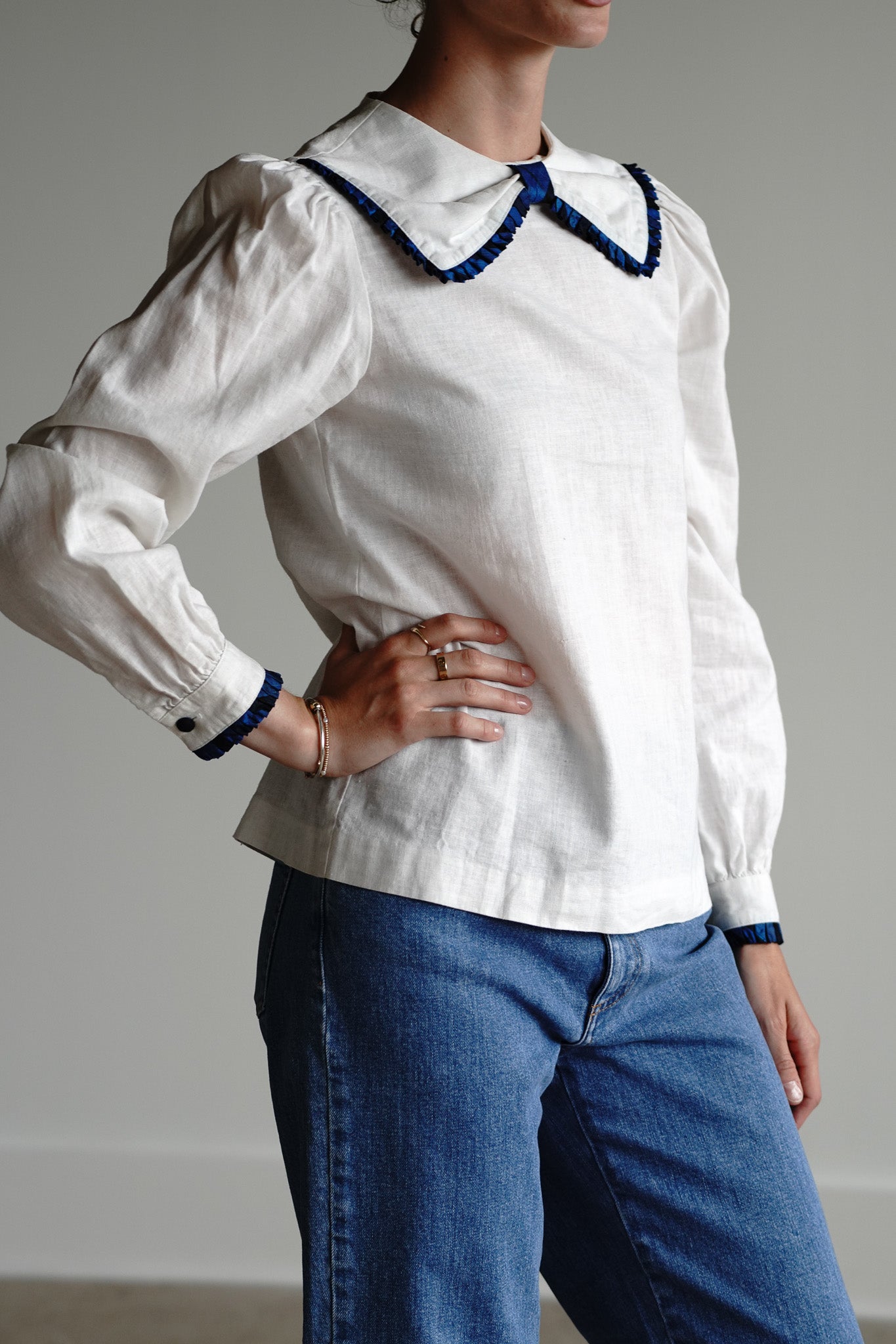 Vintage 80s Bow Front Linen Top